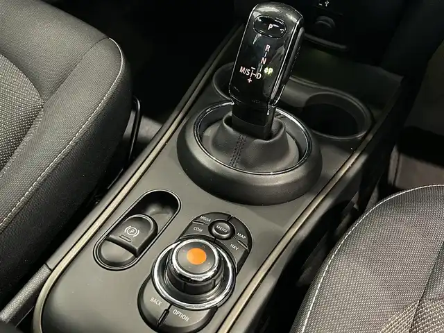 ＭＩＮＩ ＢＭＷ ミニ クロスオーバー 愛知県 2020(令2)年 5.9万km MINI Yoursエニグマティックブラック HDDナビ/バックカメラ/アイドリングストップ/アダプティブクルーズコントロール/プッシュスタート/パワーバックドア/ミラー一体型ETC/ヘッドアップディスプレイ/ペッパーパッケージ/デジタルパッケージ