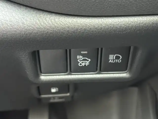 トヨタ Ｃ－ＨＲ G モード ネロ 三重県 2019(令1)年 7.7万km ホワイトパールクリスタルシャイン ♪車検 令和8年9月11日迄/プリクラッシュセーフティ/レーンディパーチャーアラート/ブラインドスポットモニター/リヤクロストラフィックアラート/クリアランスソナー/レーダークルーズコントロール/オートマチックハイビーム/オートブレーキホールド/スマートキー×2/プッシュスタート/ハーフレザーシート/前席シートヒーター/純正9インチナビ/・CD録音・SD・フルセグ/・DVD再生/・Bluetoothオーディオ/・バックカメラ/前後ドライブレコーダー/純正18インチAW/LEDヘッドライト/LEDフォグライト/オートライト/ウィンカーミラー/オートリトラクタブルミラー/革巻ステアリング/ステアリングスイッチ/プライバシーガラス/フロアマット/ETC/サイド/カーテンエアバック