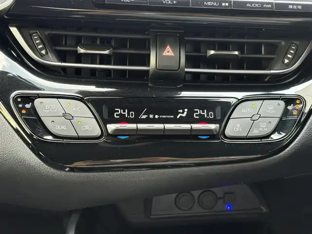 トヨタ Ｃ－ＨＲ G モード ネロ 三重県 2019(令1)年 7.7万km ホワイトパールクリスタルシャイン ♪車検 令和8年9月11日迄/プリクラッシュセーフティ/レーンディパーチャーアラート/ブラインドスポットモニター/リヤクロストラフィックアラート/クリアランスソナー/レーダークルーズコントロール/オートマチックハイビーム/オートブレーキホールド/スマートキー×2/プッシュスタート/ハーフレザーシート/前席シートヒーター/純正9インチナビ/・CD録音・SD・フルセグ/・DVD再生/・Bluetoothオーディオ/・バックカメラ/前後ドライブレコーダー/純正18インチAW/LEDヘッドライト/LEDフォグライト/オートライト/ウィンカーミラー/オートリトラクタブルミラー/革巻ステアリング/ステアリングスイッチ/プライバシーガラス/フロアマット/ETC/サイド/カーテンエアバック