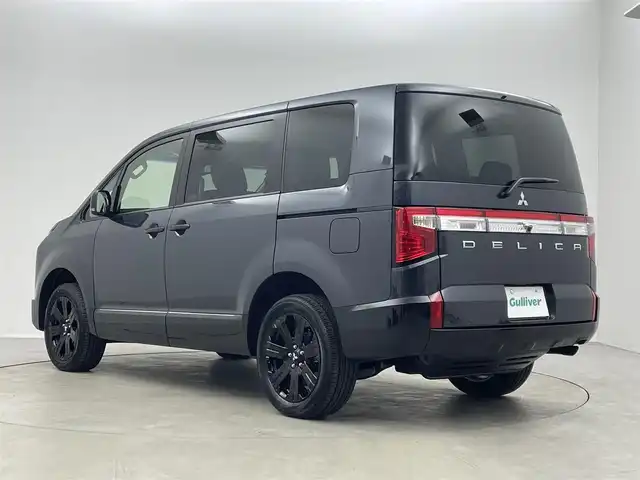 三菱 デリカＤ：５ ブラックエディション 埼玉県 2025(令7)年 0.1千km グラファイトグレーメタリック/ブラックマイカ ＡＬＰＩＮＥ１０インチナビ　マルチアラウンドモニター　ＢＳＭ　黒レザー　ｅアシスト　レーダークルーズコントロール　シートヒーター　ＨＤＭＩ　ステアリングヒーター　純正アルミホイール　オートライト　ＴＶ