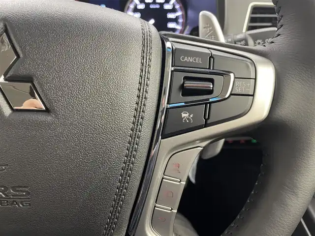 三菱 デリカＤ：５ ブラックエディション 埼玉県 2025(令7)年 0.1千km グラファイトグレーメタリック/ブラックマイカ ＡＬＰＩＮＥ１０インチナビ　マルチアラウンドモニター　ＢＳＭ　黒レザー　ｅアシスト　レーダークルーズコントロール　シートヒーター　ＨＤＭＩ　ステアリングヒーター　純正アルミホイール　オートライト　ＴＶ