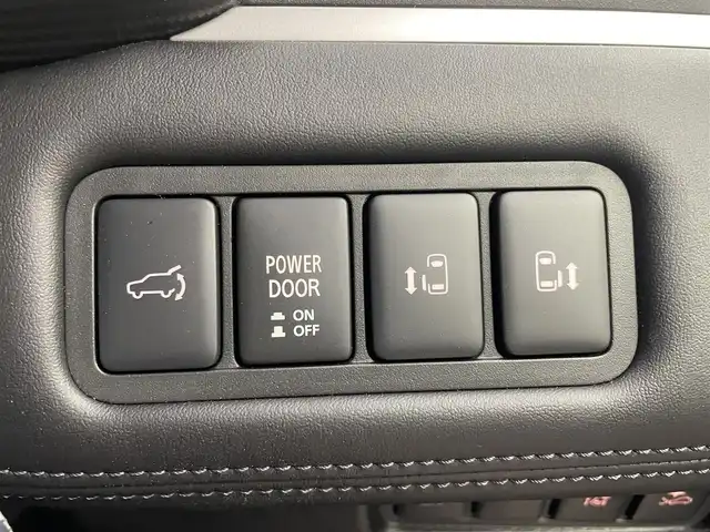 三菱 デリカＤ：５ ブラックエディション 埼玉県 2025(令7)年 0.1千km グラファイトグレーメタリック/ブラックマイカ ＡＬＰＩＮＥ１０インチナビ　マルチアラウンドモニター　ＢＳＭ　黒レザー　ｅアシスト　レーダークルーズコントロール　シートヒーター　ＨＤＭＩ　ステアリングヒーター　純正アルミホイール　オートライト　ＴＶ