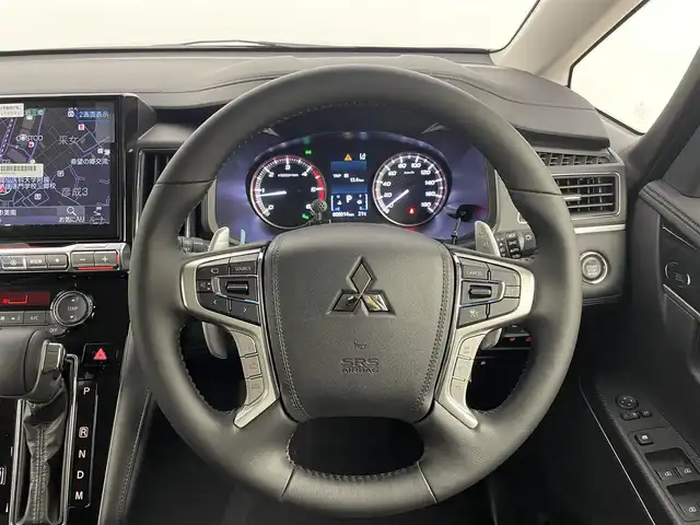 三菱 デリカＤ：５ ブラックエディション 埼玉県 2025(令7)年 0.1千km グラファイトグレーメタリック/ブラックマイカ ＡＬＰＩＮＥ１０インチナビ　マルチアラウンドモニター　ＢＳＭ　黒レザー　ｅアシスト　レーダークルーズコントロール　シートヒーター　ＨＤＭＩ　ステアリングヒーター　純正アルミホイール　オートライト　ＴＶ