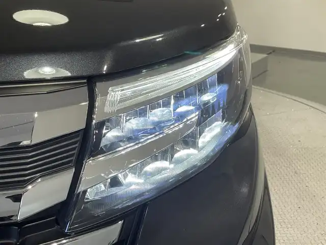 トヨタ ルーミー カスタムG 愛知県 2023(令5)年 3.2万km ブラックマイカメタリック 純正９インチディスプレイオーディオ/両側パワースライドドア/衝突軽減ブレーキ/レーダークルーズコントロール/車線逸脱警報/クリアランスソナー/先行車発進告知/電動パーキングブレーキ/前席シートヒーター/前後ドライブレコーダー/バックカメラ/アクセサリーソケット/USB入力端子/LEDヘッドライト/純正フロアマット/純正14インチアルミホイール