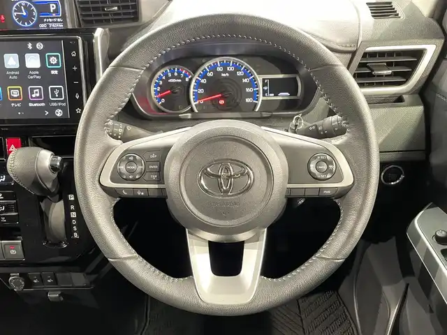 トヨタ ルーミー カスタムG 愛知県 2023(令5)年 3.2万km ブラックマイカメタリック 純正９インチディスプレイオーディオ/両側パワースライドドア/衝突軽減ブレーキ/レーダークルーズコントロール/車線逸脱警報/クリアランスソナー/先行車発進告知/電動パーキングブレーキ/前席シートヒーター/前後ドライブレコーダー/バックカメラ/アクセサリーソケット/USB入力端子/LEDヘッドライト/純正フロアマット/純正14インチアルミホイール