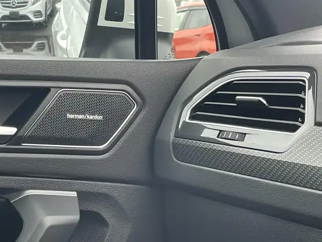 フォルクスワーゲン ＶＷ ティグアン TSI Rライン 静岡県 2021(令3)年 3.9万km オリックスホワイトパールエフェクト ワンオーナー /DiscoverPRO ナビBluetooth CarPlay対応/デジタルメーター/ヘッドアップディスプレイ/パノラマサンルーフ/ブラックレザーシートシートヒーター /ステアリングヒーター/前席メモリーパワーシート/harman/kardonサラウンド/パワーバックドア /フロントアシスト サイドアシスト/レーンチェンジアシスト/前後ドライブレコーダー/DSRCETC/フィルム施工