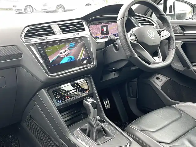 フォルクスワーゲン ＶＷ ティグアン TSI Rライン 静岡県 2021(令3)年 3.9万km オリックスホワイトパールエフェクト ワンオーナー /DiscoverPRO ナビBluetooth CarPlay対応/デジタルメーター/ヘッドアップディスプレイ/パノラマサンルーフ/ブラックレザーシートシートヒーター /ステアリングヒーター/前席メモリーパワーシート/harman/kardonサラウンド/パワーバックドア /フロントアシスト サイドアシスト/レーンチェンジアシスト/前後ドライブレコーダー/DSRCETC/フィルム施工