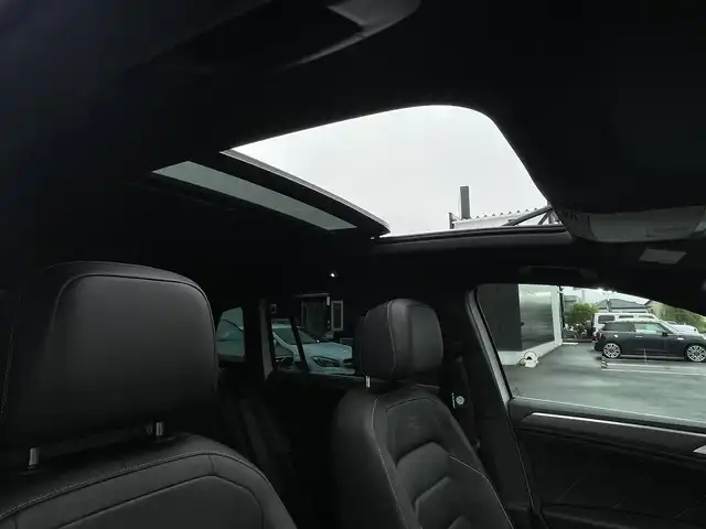 フォルクスワーゲン ＶＷ ティグアン TSI Rライン 静岡県 2021(令3)年 3.9万km オリックスホワイトパールエフェクト ワンオーナー /DiscoverPRO ナビBluetooth CarPlay対応/デジタルメーター/ヘッドアップディスプレイ/パノラマサンルーフ/ブラックレザーシートシートヒーター /ステアリングヒーター/前席メモリーパワーシート/harman/kardonサラウンド/パワーバックドア /フロントアシスト サイドアシスト/レーンチェンジアシスト/前後ドライブレコーダー/DSRCETC/フィルム施工