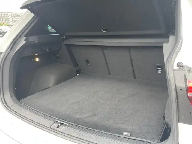 フォルクスワーゲン ＶＷ ティグアン TSI Rライン 静岡県 2021(令3)年 3.9万km オリックスホワイトパールエフェクト ワンオーナー /DiscoverPRO ナビBluetooth CarPlay対応/デジタルメーター/ヘッドアップディスプレイ/パノラマサンルーフ/ブラックレザーシートシートヒーター /ステアリングヒーター/前席メモリーパワーシート/harman/kardonサラウンド/パワーバックドア /フロントアシスト サイドアシスト/レーンチェンジアシスト/前後ドライブレコーダー/DSRCETC/フィルム施工