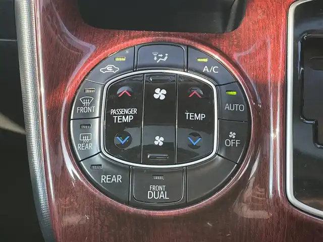 トヨタ ヴォクシー ZS 山口県 2014(平26)年 8.9万km ブラック Wサンルーフ/アルパイン10型SDナビ/・フルセグTV CD DVD BT/アルパイン11.4型/・フリップダウンモニター/両側パワースライドドア/LEDオートヘッドライト/フォグライト/スマートキー/ビルトインETC/ウッドコンビステアリング/コーナーセンサー/横滑り防止/リア窓ロールサンシェード/禁煙車