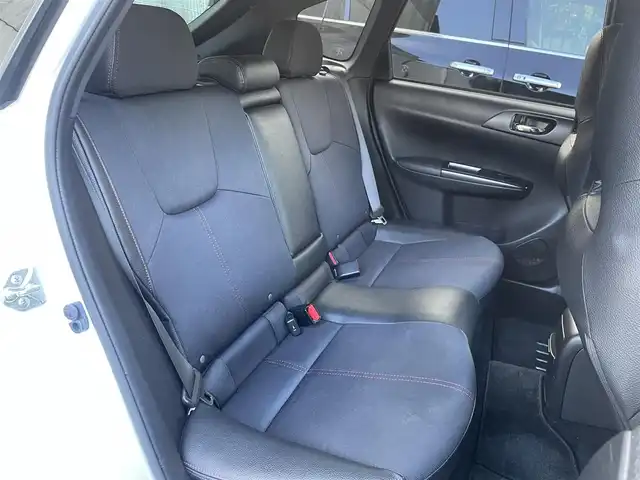 スバル インプレッサ ＷＲＸ STI A－Line 埼玉県 2013(平25)年 9.2万km サテンホワイトパール /4WD/ICターボ//社外ディスプレイオーディオ//AppleCarPlay/AndroidAuto//バックカメラ//クルーズコントロール//ETC//スマートキーx2//キセノン//運転席パワーシート//ハーフレザーシート//革巻きステアリング//W.サイド/カーテンエアバッグ//ABS//横滑り防止装置//Fフォグランプ//プライバシーガラス//純正18インチAW//新車時保証書//取扱説明書