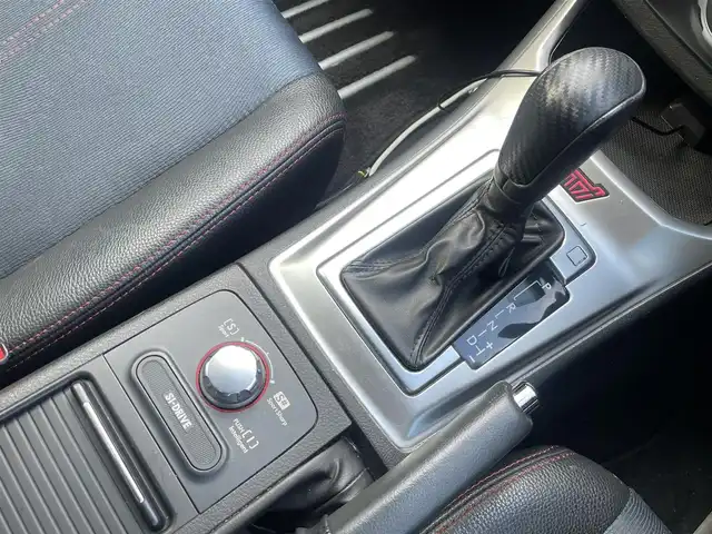 スバル インプレッサ ＷＲＸ STI A－Line 埼玉県 2013(平25)年 9.2万km サテンホワイトパール /4WD/ICターボ//社外ディスプレイオーディオ//AppleCarPlay/AndroidAuto//バックカメラ//クルーズコントロール//ETC//スマートキーx2//キセノン//運転席パワーシート//ハーフレザーシート//革巻きステアリング//W.サイド/カーテンエアバッグ//ABS//横滑り防止装置//Fフォグランプ//プライバシーガラス//純正18インチAW//新車時保証書//取扱説明書