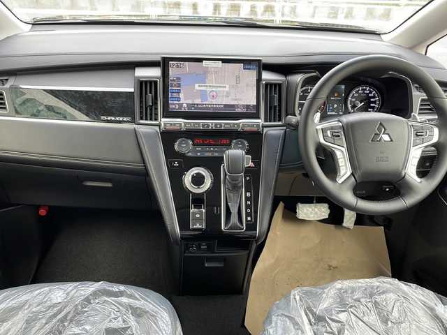 三菱 デリカＤ：５ シャモニー 山口県 2025(令7)年 0.1千km ブラックダイヤモンド ALPINE11インチナビ【EX11NX】/・AM/FM/CD/DVD/HDMI/・Bluetooth/・フルセグテレビ/アラウンドビューモニター/ETC/プッシュスタート/スペアキー/ハンドルヒーター/パワーシート/シートヒーター/電動パワースライドドア/電動リアゲート/純正18インチAW/e-Assist/・衝突被害軽減ブレーキシステム（FCM）/・車線逸脱警報システム（LDW）/・レーダークルーズコントロールシステム（ACC）/・ブラインドスポットモニター/・オートマチックハイビーム（AHB）/・誤発進抑制機能/・ヒルスタートアシスト