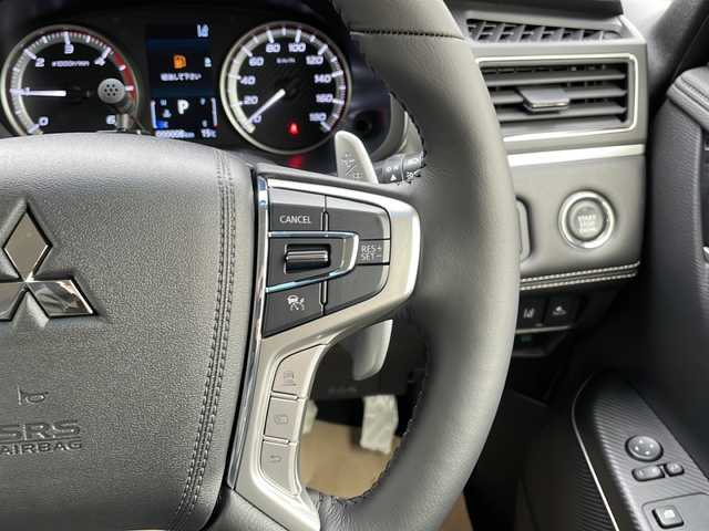 三菱 デリカＤ：５ シャモニー 山口県 2025(令7)年 0.1千km ブラックダイヤモンド ALPINE11インチナビ【EX11NX】/・AM/FM/CD/DVD/HDMI/・Bluetooth/・フルセグテレビ/アラウンドビューモニター/ETC/プッシュスタート/スペアキー/ハンドルヒーター/パワーシート/シートヒーター/電動パワースライドドア/電動リアゲート/純正18インチAW/e-Assist/・衝突被害軽減ブレーキシステム（FCM）/・車線逸脱警報システム（LDW）/・レーダークルーズコントロールシステム（ACC）/・ブラインドスポットモニター/・オートマチックハイビーム（AHB）/・誤発進抑制機能/・ヒルスタートアシスト