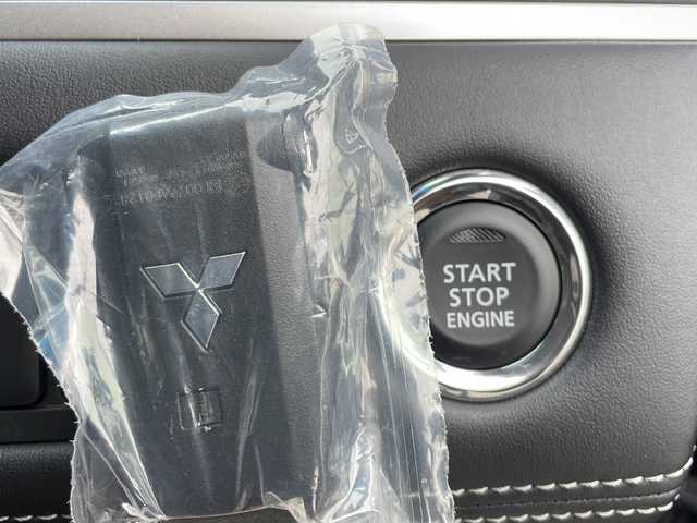 三菱 デリカＤ：５ シャモニー 山口県 2025(令7)年 0.1千km ブラックダイヤモンド ALPINE11インチナビ【EX11NX】/・AM/FM/CD/DVD/HDMI/・Bluetooth/・フルセグテレビ/アラウンドビューモニター/ETC/プッシュスタート/スペアキー/ハンドルヒーター/パワーシート/シートヒーター/電動パワースライドドア/電動リアゲート/純正18インチAW/e-Assist/・衝突被害軽減ブレーキシステム（FCM）/・車線逸脱警報システム（LDW）/・レーダークルーズコントロールシステム（ACC）/・ブラインドスポットモニター/・オートマチックハイビーム（AHB）/・誤発進抑制機能/・ヒルスタートアシスト