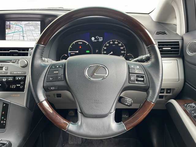 レクサス ＲＸ 450h バージョンL 秋田県 2011(平23)年 8万km スターライトブラックガラスフレーク ・4WD/・純正ナビ/フルセグTV/DVD/CD/MSV/BT/・バックカメラ/・サンルーフ/・ドライブレコーダー/・純正エンジンスターター/・クルーズコントロール/・パワーバックドア/・ビルトインETC/・レザーシート/・前席パワーシート/・前席シートヒーター/エアシート/・LEDヘッドライト/・LEDフォグ/・プッシュスタート/・スマートキー/・ドアバイザー/・電格ミラー/・冬タイヤ社外18インチAW積込