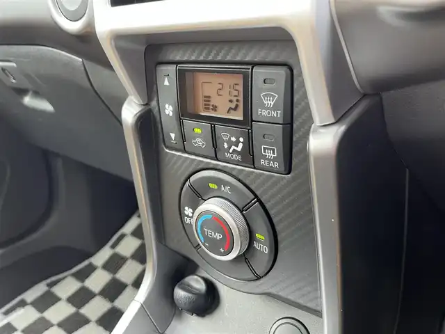 ダイハツ コペン セロS 愛知県 2023(令5)年 3.4万km ジョーヌイエロー ５速ミッション・ターボ車/ツートンカラー/純正ナビ／フルセグ／ＤＶＤ／ＣＤ／ＢＴ/社外ＥＴＣ/レカロスポーツシート/ビルシュタインサスペンション/モモステアリング/ＬＥＤヘットライト/電動オープン/プッシュエンジンスタート/シートヒーター/純正16インチアルミホイール/フロアマット/ドアバイザー