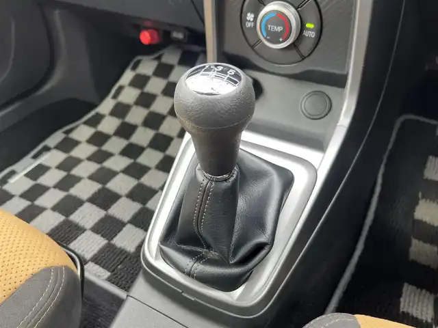 ダイハツ コペン セロS 愛知県 2023(令5)年 3.4万km ジョーヌイエロー ５速ミッション・ターボ車/ツートンカラー/純正ナビ／フルセグ／ＤＶＤ／ＣＤ／ＢＴ/社外ＥＴＣ/レカロスポーツシート/ビルシュタインサスペンション/モモステアリング/ＬＥＤヘットライト/電動オープン/プッシュエンジンスタート/シートヒーター/純正16インチアルミホイール/フロアマット/ドアバイザー