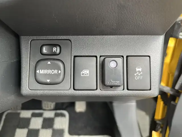 ダイハツ コペン セロS 愛知県 2023(令5)年 3.4万km ジョーヌイエロー ５速ミッション・ターボ車/ツートンカラー/純正ナビ／フルセグ／ＤＶＤ／ＣＤ／ＢＴ/社外ＥＴＣ/レカロスポーツシート/ビルシュタインサスペンション/モモステアリング/ＬＥＤヘットライト/電動オープン/プッシュエンジンスタート/シートヒーター/純正16インチアルミホイール/フロアマット/ドアバイザー