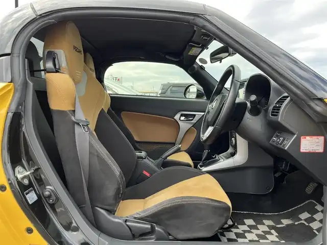 ダイハツ コペン セロS 愛知県 2023(令5)年 3.4万km ジョーヌイエロー ５速ミッション・ターボ車/ツートンカラー/純正ナビ／フルセグ／ＤＶＤ／ＣＤ／ＢＴ/社外ＥＴＣ/レカロスポーツシート/ビルシュタインサスペンション/モモステアリング/ＬＥＤヘットライト/電動オープン/プッシュエンジンスタート/シートヒーター/純正16インチアルミホイール/フロアマット/ドアバイザー