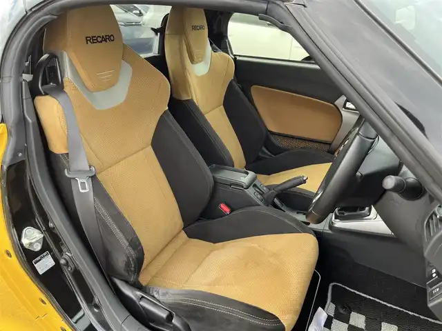 ダイハツ コペン セロS 愛知県 2023(令5)年 3.4万km ジョーヌイエロー ５速ミッション・ターボ車/ツートンカラー/純正ナビ／フルセグ／ＤＶＤ／ＣＤ／ＢＴ/社外ＥＴＣ/レカロスポーツシート/ビルシュタインサスペンション/モモステアリング/ＬＥＤヘットライト/電動オープン/プッシュエンジンスタート/シートヒーター/純正16インチアルミホイール/フロアマット/ドアバイザー