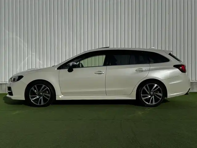 スバル レヴォーグ 1．6GT－S アイサイト 香川県 2015(平27)年 5.6万km クリスタルホワイトP 登録時走行距離：55954km/アイサイト/→プリクラッシュブレーキ/→アダプティブクルーズコントロール/→車線逸脱警報/サンルーフ/ディーラーオプション7インチナビ/→フルセグTV/→ＣＤ／ＤＶＤ/バックカメラ/後側方警戒支援機能/サイドビューモニター/ハイビームアシスト/アイサイトアシストモニター/革巻きステアリング/前席パワーシート/LEDヘッドライト/電動格納ウィンカーミラー/プッシュスタート/バイザー