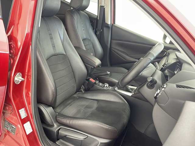 マツダ デミオ 13S ツーリング Lパッケージ 沖縄県 2017(平29)年 6.9万km ソウルレッドプレミアムメタリック 純正ナビ　　/　(フルセグＴＶ　Ｂｌｕｅｔｏｏｔｈ　ＣＤ／ＤＶＤ)/クルーズコントロール　/ハーフレザーシート　/シートヒーター　/ＬＥＤヘッドライト　/純正１５インチアルミホイール　/アイドリングストップ　/スマートキー/アイドリングストップ　/レーンキープアシスト/ETC