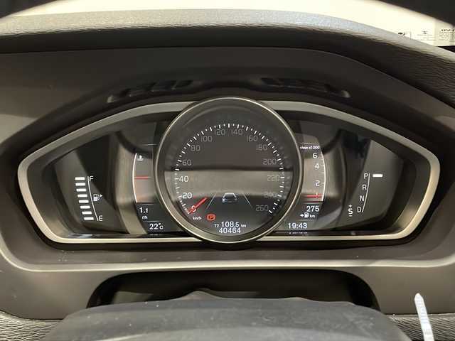 ボルボ Ｖ４０ クロスカントリー T5 AWD モメンタム 新潟県 2019(令1)年 4.1万km オニキスブラックP ４WD/純正HDDナビ/バックカメラ/ETC/インテリセーフ/衝突回避ブレーキ/レーンキーピングエイド/アダプティブクルーズコントロール/ブラインドスポットインフォメーションシステム/リアパークセンサー/ダウンヒルアシストコントロール/ハーフレザーシート/運転席メモリ付きパワーシート/シートヒーター（D席・N席）/純正18インチAW/LEDヘッドライト/オートライト/純正フロアマット