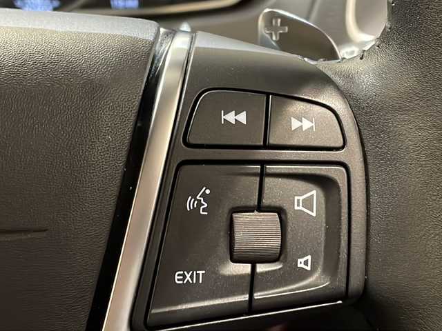 ボルボ Ｖ４０ クロスカントリー T5 AWD モメンタム 新潟県 2019(令1)年 4.1万km オニキスブラックP ４WD/純正HDDナビ/バックカメラ/ETC/インテリセーフ/衝突回避ブレーキ/レーンキーピングエイド/アダプティブクルーズコントロール/ブラインドスポットインフォメーションシステム/リアパークセンサー/ダウンヒルアシストコントロール/ハーフレザーシート/運転席メモリ付きパワーシート/シートヒーター（D席・N席）/純正18インチAW/LEDヘッドライト/オートライト/純正フロアマット
