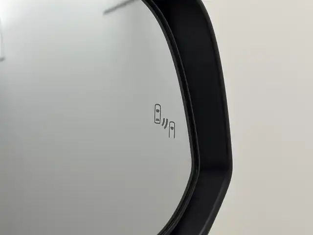 トヨタ カローラ クロス ハイブリッド Z 福岡県 2024(令6)年 1.3万km プラチナホワイトパールマイカ ワンオーナー　/モデリスタエアロ　/純正１０．５型ＤＡナビ/フルセグTV　/全方位カメラ　/ビルトインＥＴＣ２．０　/トヨタセーフティセンス　/レーダークルーズコントロール　/コーナーセンサー　/衝突軽減ブレーキ　/レーンキープ　/ブラインドスポットモニター　/アクセル踏み間違い防止　/パーキングアシスト　/パワーバックドア　/ハーフレザーシート　/パワーシート/シートヒーター　/ステアリングヒーター　/ルーフレール/ＬＥＤヘッドライト　/純正アルミホイール