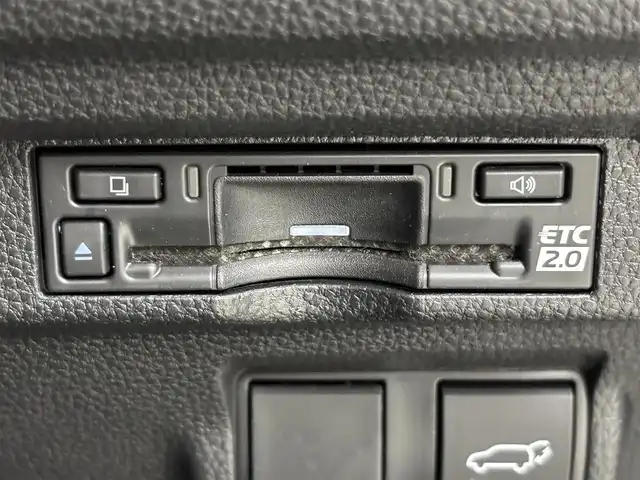 トヨタ カローラ クロス ハイブリッド Z 福岡県 2024(令6)年 1.3万km プラチナホワイトパールマイカ ワンオーナー　/モデリスタエアロ　/純正１０．５型ＤＡナビ/フルセグTV　/全方位カメラ　/ビルトインＥＴＣ２．０　/トヨタセーフティセンス　/レーダークルーズコントロール　/コーナーセンサー　/衝突軽減ブレーキ　/レーンキープ　/ブラインドスポットモニター　/アクセル踏み間違い防止　/パーキングアシスト　/パワーバックドア　/ハーフレザーシート　/パワーシート/シートヒーター　/ステアリングヒーター　/ルーフレール/ＬＥＤヘッドライト　/純正アルミホイール