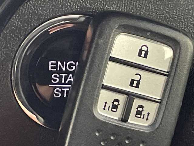 ホンダ ステップワゴン スパーダ クールスピリット 群馬県 2017(平29)年 7.1万km プレミアムスパークルブラックパール 純正９型インターナビ　後席１０型フリップダウンモニター　ＥＴＣ　全周囲モニター　フルセグテレビ　シートヒーター　パドルシフト　ステアリングスイッチ　ＬＥＤヘッドライト　バニティミラー　禁煙車