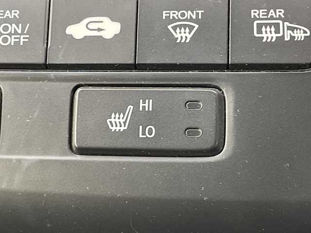 ホンダ ステップワゴン スパーダ クールスピリット 群馬県 2017(平29)年 7.1万km プレミアムスパークルブラックパール 純正９型インターナビ　後席１０型フリップダウンモニター　ＥＴＣ　全周囲モニター　フルセグテレビ　シートヒーター　パドルシフト　ステアリングスイッチ　ＬＥＤヘッドライト　バニティミラー　禁煙車