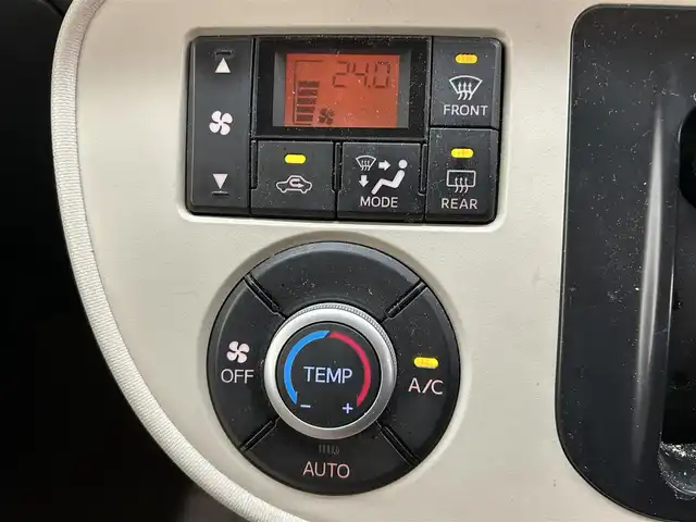 ダイハツ ミラ ココア X 道央・札幌 2016(平28)年 10.3万km シャイニングレッド ・4WD/・社外ナビ(DVD&CD&BT&フルセグ）/・電動格納ミラー/・ドアバイザー/・アイドリングストップ/・純正フロアマット/・ベンチシート/・社外アルミホイール/・キーレス/・ETC/・Wエアバッグ