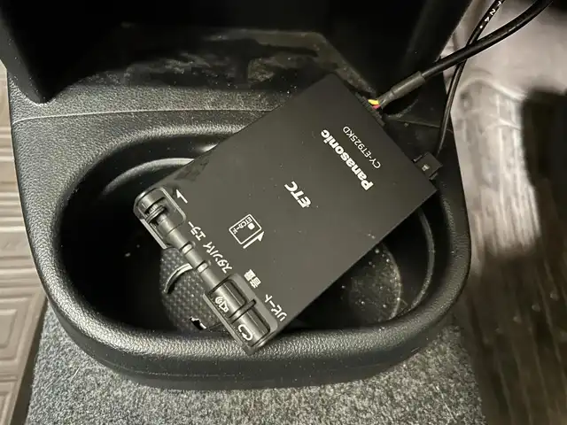 ダイハツ ミラ ココア X 道央・札幌 2016(平28)年 10.3万km シャイニングレッド ・4WD/・社外ナビ(DVD&CD&BT&フルセグ）/・電動格納ミラー/・ドアバイザー/・アイドリングストップ/・純正フロアマット/・ベンチシート/・社外アルミホイール/・キーレス/・ETC/・Wエアバッグ