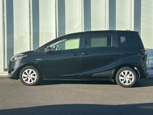 トヨタ シエンタ ハイブリッド G クエロ 神奈川県 2018(平30)年 7.5万km ブラックマイカ デンソーテン製HDDナビ（AVN-D9W）/Bluetooth/フルセグ/CD/DVD/両側パワースライドドア/バックカメラ/ドライブレコーダー/プッシュスタート/スマートキー/純正フロアマット/LEDヘッドライト/フォグランプ/オートマチックハイビーム/ETC/ドアバイザー/電動格納ミラー/横滑り防止装置/レーンキープアシスト/衝突被害軽減システム