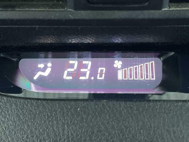 トヨタ シエンタ ハイブリッド G クエロ 福岡県 2018(平30)年 7.5万km ブラックマイカ デンソーテン製HDDナビ（AVN-D9W）/Bluetooth/フルセグ/CD/DVD/両側パワースライドドア/バックカメラ/ドライブレコーダー/プッシュスタート/スマートキー/純正フロアマット/LEDヘッドライト/フォグランプ/オートマチックハイビーム/ETC/ドアバイザー/電動格納ミラー/横滑り防止装置/レーンキープアシスト/衝突被害軽減システム