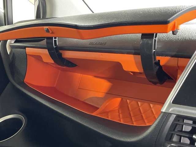 トヨタ シエンタ ハイブリッド G クエロ 福岡県 2018(平30)年 7.5万km ブラックマイカ デンソーテン製HDDナビ（AVN-D9W）/Bluetooth/フルセグ/CD/DVD/両側パワースライドドア/バックカメラ/ドライブレコーダー/プッシュスタート/スマートキー/純正フロアマット/LEDヘッドライト/フォグランプ/オートマチックハイビーム/ETC/ドアバイザー/電動格納ミラー/横滑り防止装置/レーンキープアシスト/衝突被害軽減システム