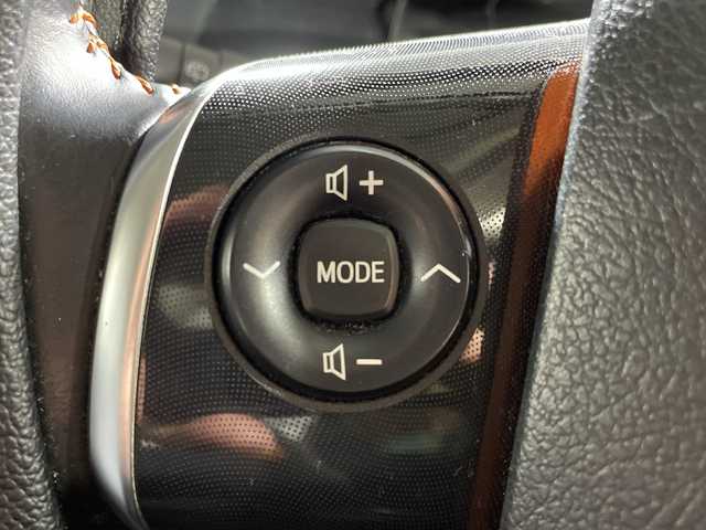 トヨタ シエンタ ハイブリッド G クエロ 福岡県 2018(平30)年 7.5万km ブラックマイカ デンソーテン製HDDナビ（AVN-D9W）/Bluetooth/フルセグ/CD/DVD/両側パワースライドドア/バックカメラ/ドライブレコーダー/プッシュスタート/スマートキー/純正フロアマット/LEDヘッドライト/フォグランプ/オートマチックハイビーム/ETC/ドアバイザー/電動格納ミラー/横滑り防止装置/レーンキープアシスト/衝突被害軽減システム