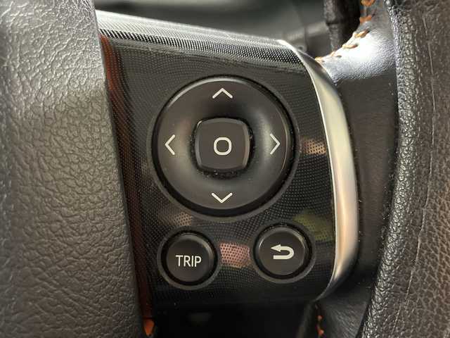 トヨタ シエンタ ハイブリッド G クエロ 福岡県 2018(平30)年 7.5万km ブラックマイカ デンソーテン製HDDナビ（AVN-D9W）/Bluetooth/フルセグ/CD/DVD/両側パワースライドドア/バックカメラ/ドライブレコーダー/プッシュスタート/スマートキー/純正フロアマット/LEDヘッドライト/フォグランプ/オートマチックハイビーム/ETC/ドアバイザー/電動格納ミラー/横滑り防止装置/レーンキープアシスト/衝突被害軽減システム