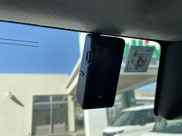 トヨタ ルーミー X 埼玉県 2023(令5)年 2.2万km ファイアークォーツレッドM /純正9型ディスプレイオーディオ//AppleCarPlay/AndridAuto//フルセグTV//バックカメラ//Bluetooth接続//片側パワースライドドア//前2席シートヒーター//ビルトインETC//スマートキーx2//LEDヘッドライト//衝突軽減ブレーキ//車線逸脱警報//横滑り防止装置//Wエアバッグ/ABS//ドライブレコーダー//オートライト//プライバシーガラス//ドアバイザー//新車時保証書//取扱説明書//オーディオ取説