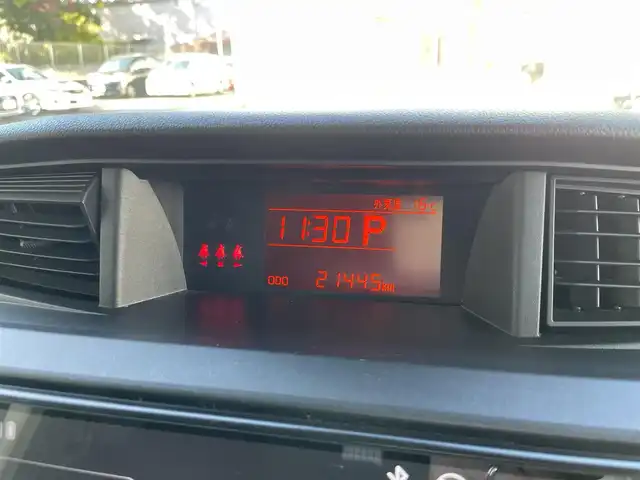 トヨタ ルーミー X 埼玉県 2023(令5)年 2.2万km ファイアークォーツレッドM /純正9型ディスプレイオーディオ//AppleCarPlay/AndridAuto//フルセグTV//バックカメラ//Bluetooth接続//片側パワースライドドア//前2席シートヒーター//ビルトインETC//スマートキーx2//LEDヘッドライト//衝突軽減ブレーキ//車線逸脱警報//横滑り防止装置//Wエアバッグ/ABS//ドライブレコーダー//オートライト//プライバシーガラス//ドアバイザー//新車時保証書//取扱説明書//オーディオ取説