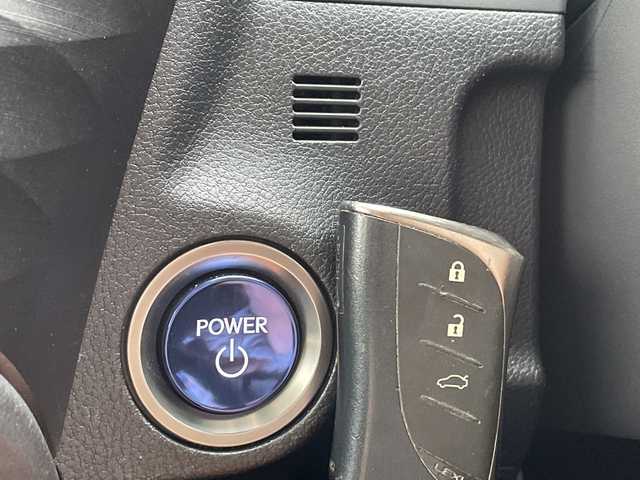 レクサス ＥＳ 300h 愛知県 2019(平31)年 2万km ソニッククォーツ 純正12.4型ナビ/三眼LEDヘッドライト/レーダークルーズコントロール/シートヒーター/エアシート/バックカメラ/パワーシート/コーナーセンサー/純正アルミホイール/ETC2.0/パドルシフト/ステアリングヒーター/オートマチックハイビーム/ドライブレコーダー/衝突軽減システム/フルセグ/CD DVD/Bluetooth/ステアリングスイッチ/スマートキー/プッシュスタート