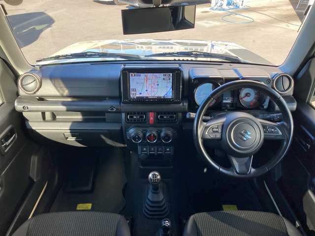 スズキ ジムニー シエラ JC 静岡県 2021(令3)年 2.1万km シフォンアイボリーメタリックブラック2トーンルーフ ワンオーナー/スズキセーフティサポート/デュアルセンサーブレーキサポート/純正8型SDナビ(CN-RZ865）/　ラジオ CD DVD Bluetooth SD　MEMORYMUSIC/ETC/クルーズコントロール/前席シートヒーター/LEDヘッドライト/フロントフォグランプ/純正ゴムマット/純正15インチアルミホイール/スマートキー×2本