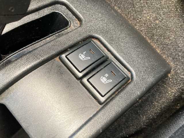 スズキ ジムニー シエラ JC 静岡県 2021(令3)年 2.1万km シフォンアイボリーメタリックブラック2トーンルーフ ワンオーナー/スズキセーフティサポート/デュアルセンサーブレーキサポート/純正8型SDナビ(CN-RZ865）/　ラジオ CD DVD Bluetooth SD　MEMORYMUSIC/ETC/クルーズコントロール/前席シートヒーター/LEDヘッドライト/フロントフォグランプ/純正ゴムマット/純正15インチアルミホイール/スマートキー×2本