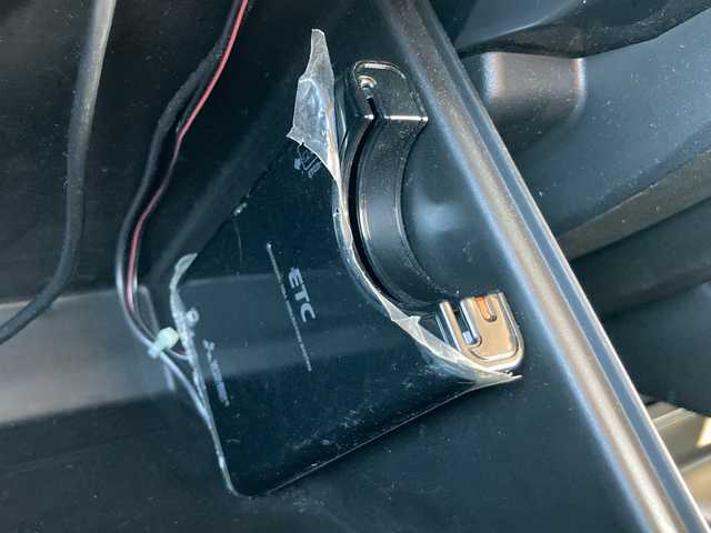 スズキ ジムニー シエラ JC 静岡県 2021(令3)年 2.1万km シフォンアイボリーメタリックブラック2トーンルーフ ワンオーナー/スズキセーフティサポート/デュアルセンサーブレーキサポート/純正8型SDナビ(CN-RZ865）/　ラジオ CD DVD Bluetooth SD　MEMORYMUSIC/ETC/クルーズコントロール/前席シートヒーター/LEDヘッドライト/フロントフォグランプ/純正ゴムマット/純正15インチアルミホイール/スマートキー×2本