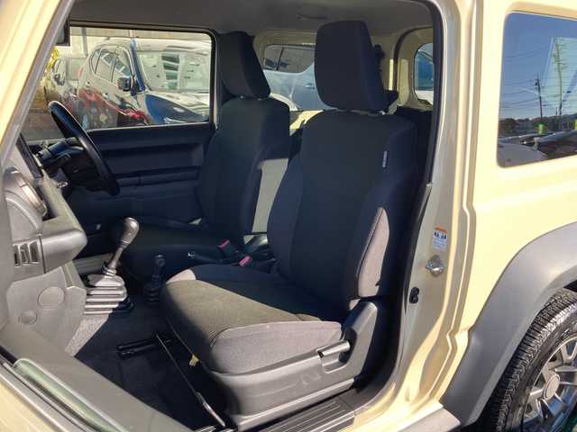 スズキ ジムニー シエラ JC 静岡県 2021(令3)年 2.1万km シフォンアイボリーメタリックブラック2トーンルーフ ワンオーナー/スズキセーフティサポート/デュアルセンサーブレーキサポート/純正8型SDナビ(CN-RZ865）/　ラジオ CD DVD Bluetooth SD　MEMORYMUSIC/ETC/クルーズコントロール/前席シートヒーター/LEDヘッドライト/フロントフォグランプ/純正ゴムマット/純正15インチアルミホイール/スマートキー×2本