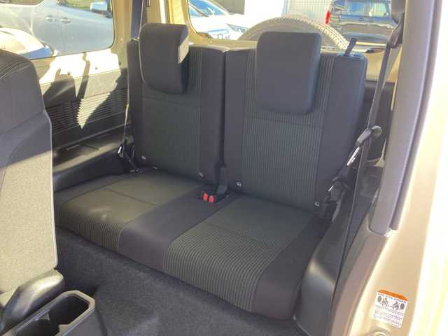 スズキ ジムニー シエラ JC 静岡県 2021(令3)年 2.1万km シフォンアイボリーメタリックブラック2トーンルーフ ワンオーナー/スズキセーフティサポート/デュアルセンサーブレーキサポート/純正8型SDナビ(CN-RZ865）/　ラジオ CD DVD Bluetooth SD　MEMORYMUSIC/ETC/クルーズコントロール/前席シートヒーター/LEDヘッドライト/フロントフォグランプ/純正ゴムマット/純正15インチアルミホイール/スマートキー×2本