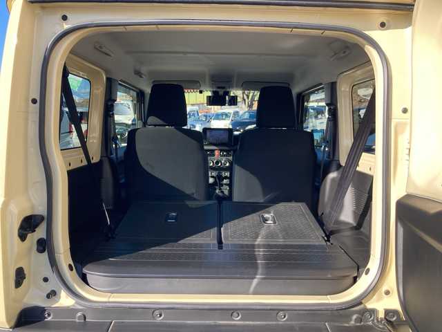 スズキ ジムニー シエラ JC 静岡県 2021(令3)年 2.1万km シフォンアイボリーメタリックブラック2トーンルーフ ワンオーナー/スズキセーフティサポート/デュアルセンサーブレーキサポート/純正8型SDナビ(CN-RZ865）/　ラジオ CD DVD Bluetooth SD　MEMORYMUSIC/ETC/クルーズコントロール/前席シートヒーター/LEDヘッドライト/フロントフォグランプ/純正ゴムマット/純正15インチアルミホイール/スマートキー×2本