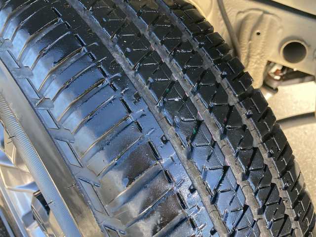 スズキ ジムニー シエラ JC 静岡県 2021(令3)年 2.1万km シフォンアイボリーメタリックブラック2トーンルーフ ワンオーナー/スズキセーフティサポート/デュアルセンサーブレーキサポート/純正8型SDナビ(CN-RZ865）/　ラジオ CD DVD Bluetooth SD　MEMORYMUSIC/ETC/クルーズコントロール/前席シートヒーター/LEDヘッドライト/フロントフォグランプ/純正ゴムマット/純正15インチアルミホイール/スマートキー×2本